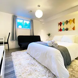  Bed & Breakfast - Free Parking Canada